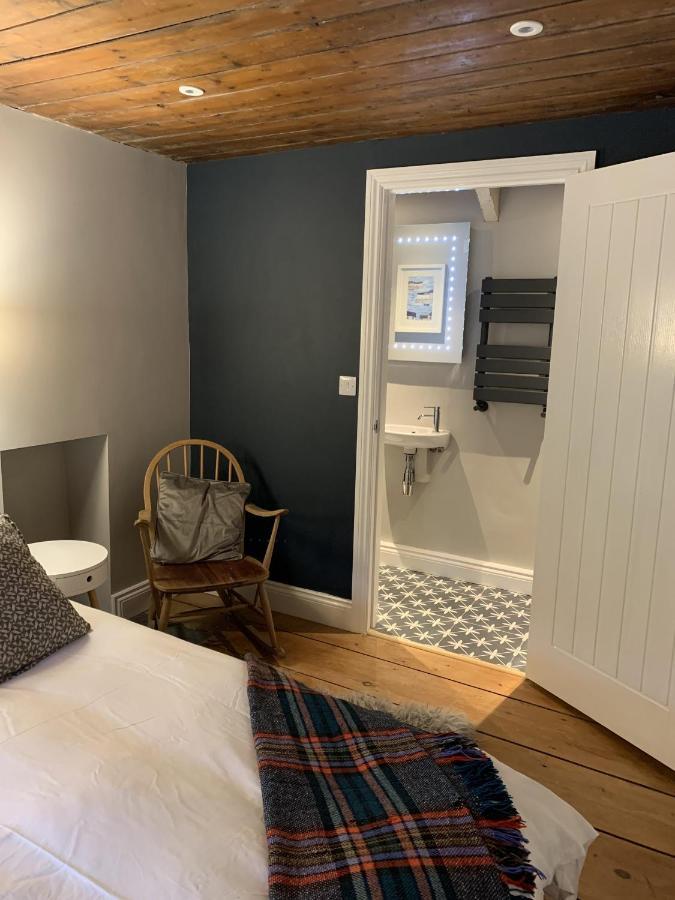 Min-Y-Fford Sleeps 6 Plus Pet Newport  Zewnętrze zdjęcie