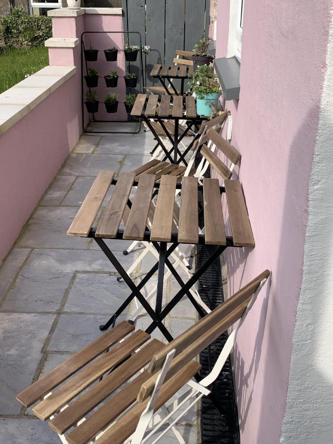 Min-Y-Fford Sleeps 6 Plus Pet Newport  Zewnętrze zdjęcie
