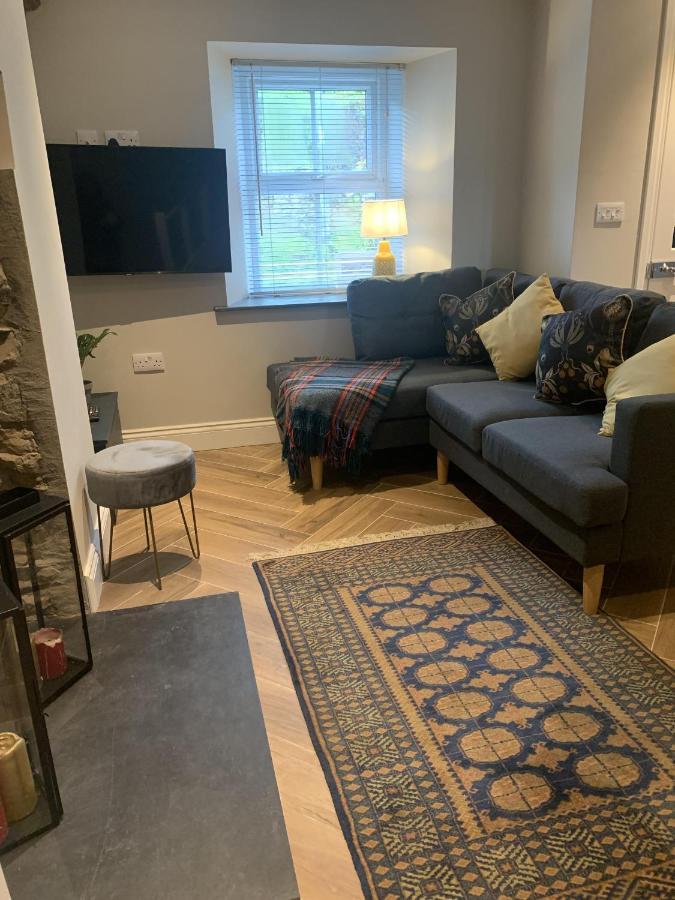 Min-Y-Fford Sleeps 6 Plus Pet Newport  Zewnętrze zdjęcie