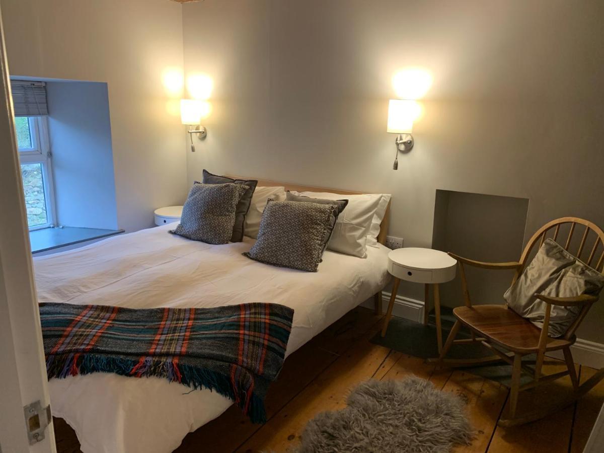 Min-Y-Fford Sleeps 6 Plus Pet Newport  Zewnętrze zdjęcie