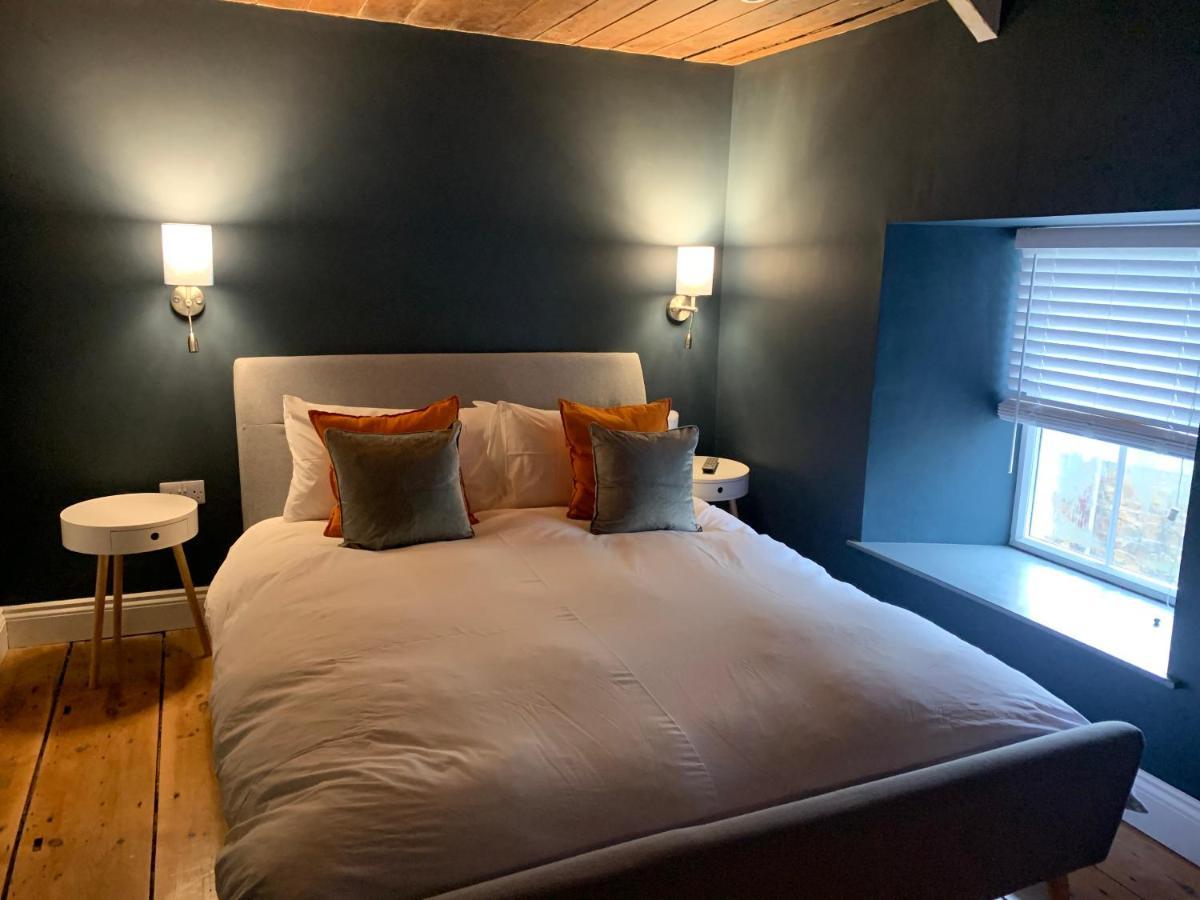 Min-Y-Fford Sleeps 6 Plus Pet Newport  Zewnętrze zdjęcie